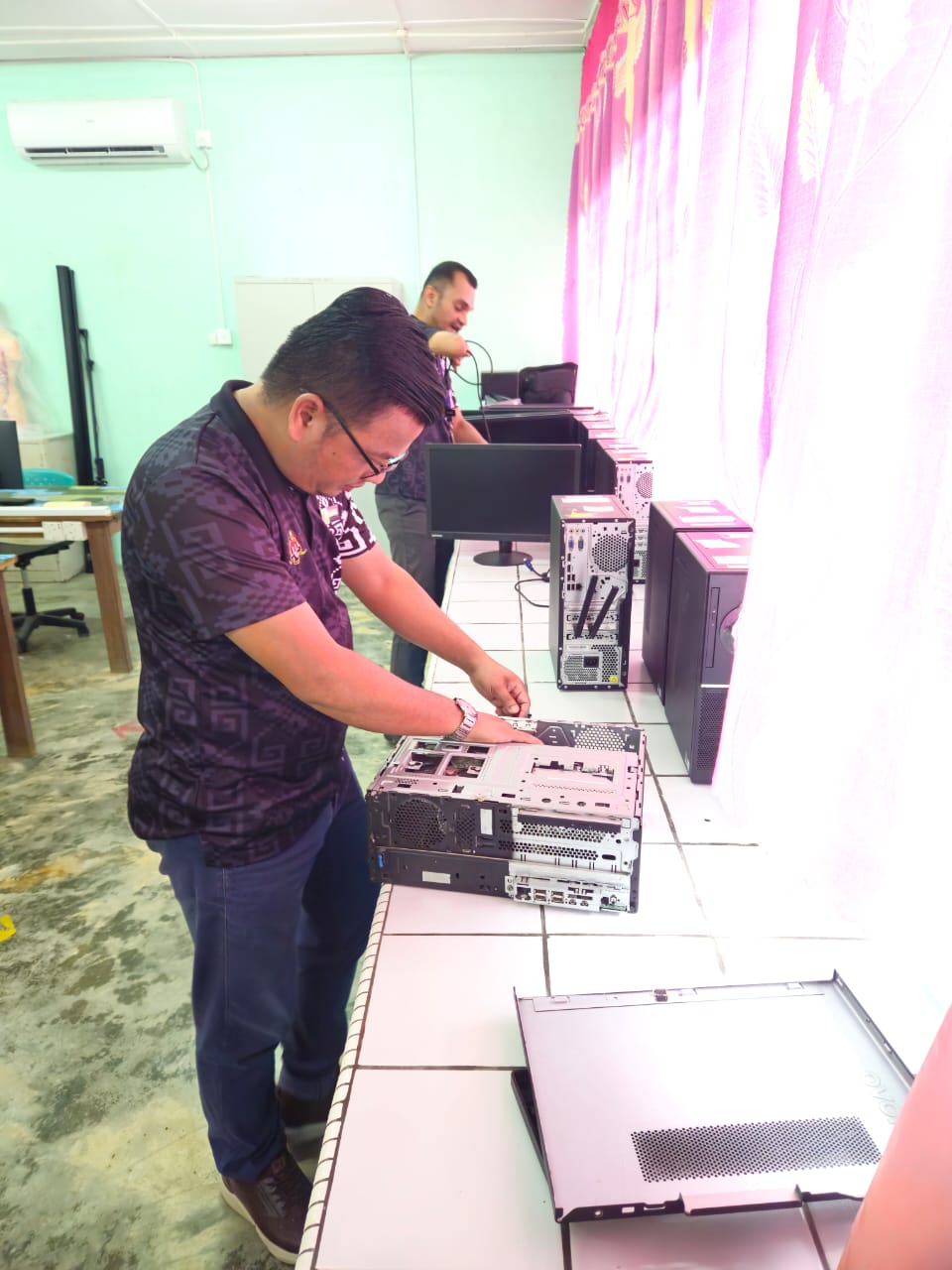 Gambar Laporan